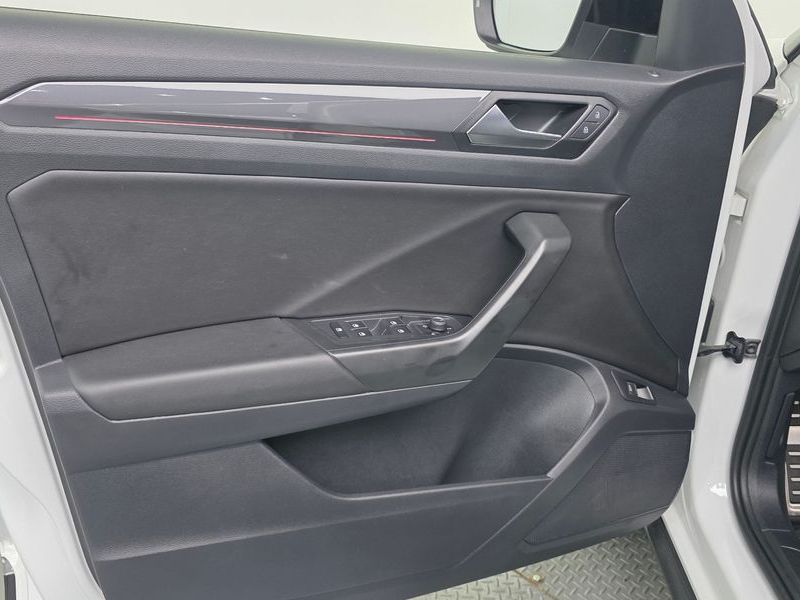 2022 Volkswagen 티록 2.0 TDI Prestige photo 24