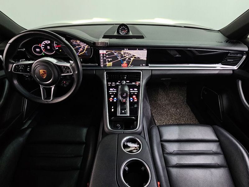 2018 Porsche Panamera 3.0 AWD photo 7