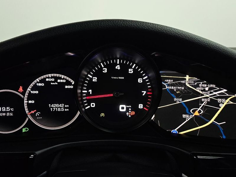 2018 Porsche Panamera 3.0 AWD photo 8