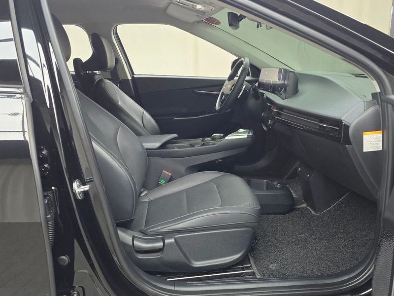 2022 Kia EV6 Standard Air photo 10