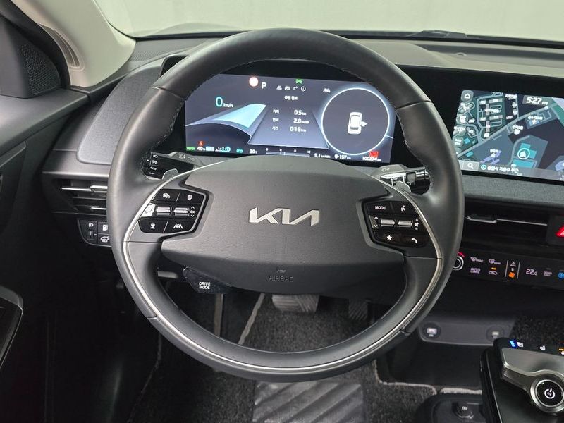 2022 Kia EV6 Standard Air photo 12