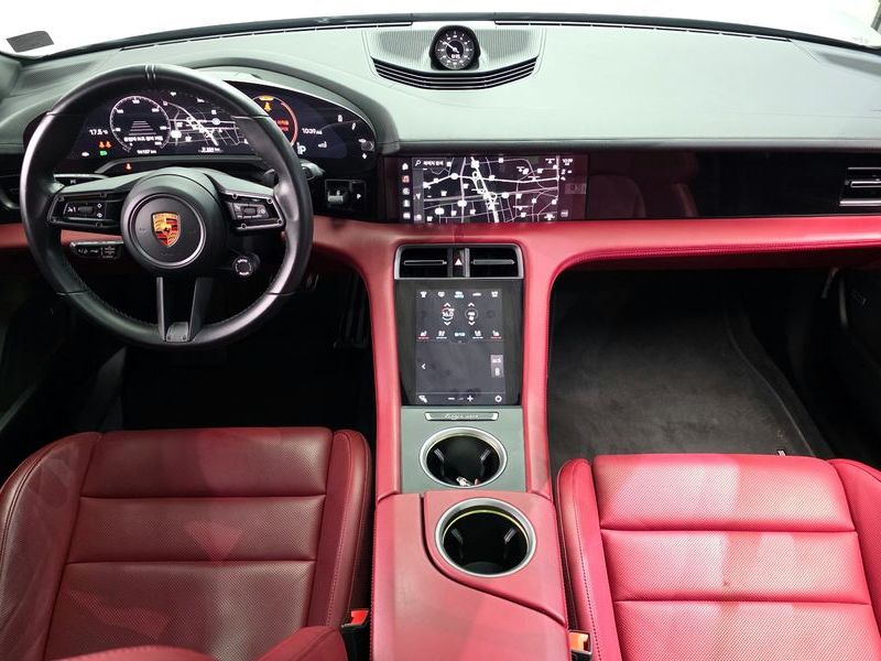 2022 Porsche Taycan Base photo 7