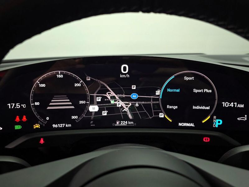 2022 Porsche Taycan Base photo 8