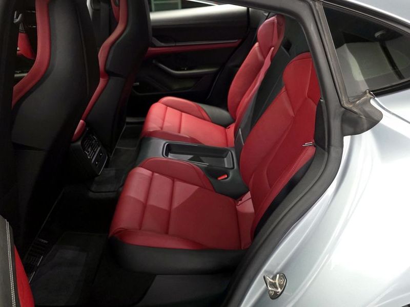 2022 Porsche Taycan Base photo 12
