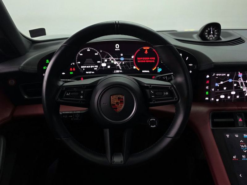 2022 Porsche Taycan Base photo 13