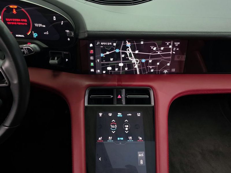 2022 Porsche Taycan Base photo 14