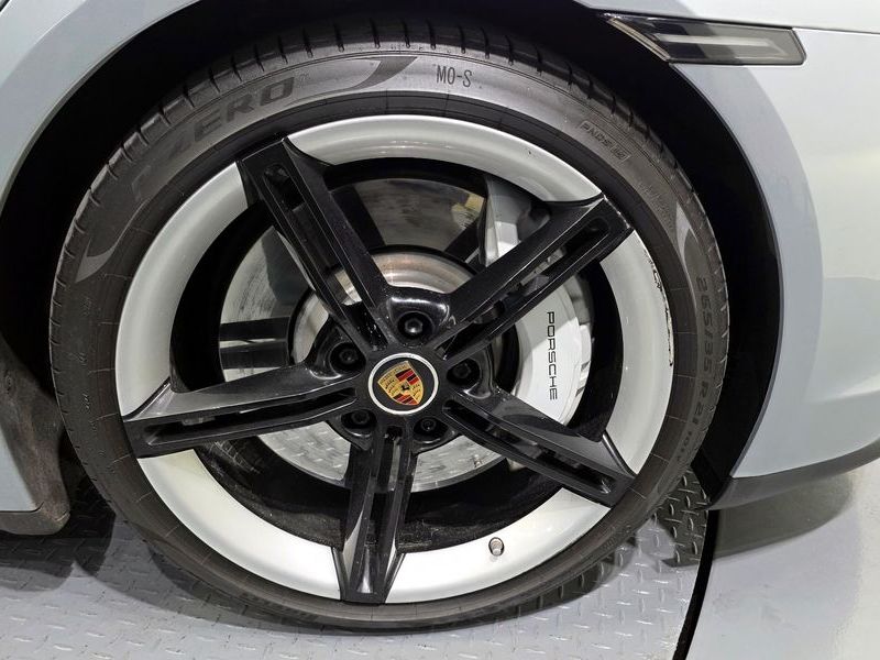2022 Porsche Taycan Base photo 21