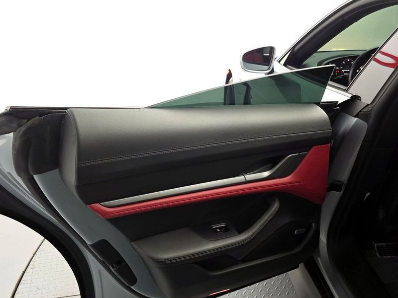 2022 Porsche Taycan Base photo 25
