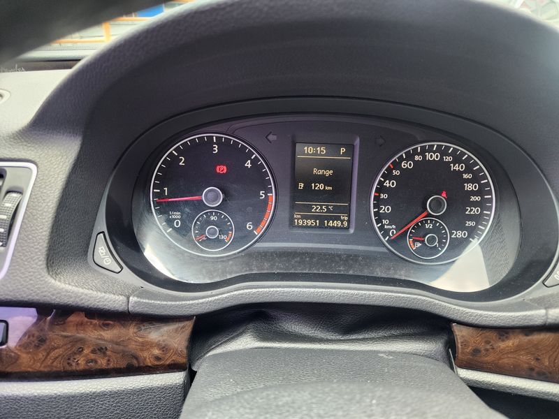 2015 Volkswagen Passat 2.0 TDI B7 photo 8