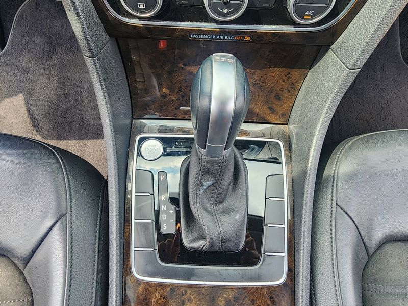 2015 Volkswagen Passat 2.0 TDI B7 photo 9