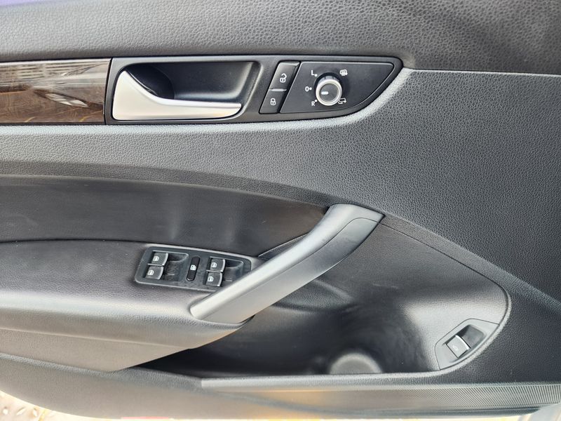 2015 Volkswagen Passat 2.0 TDI B7 photo 12