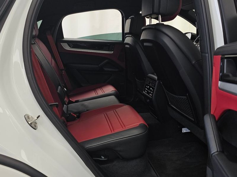 2024 Porsche Cayenne 3.0 Coupe photo 12
