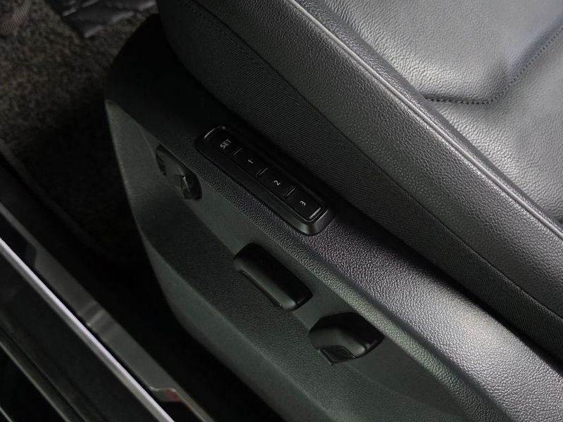2020 Volkswagen Tiguan 2.0 TDI Prestige photo 16