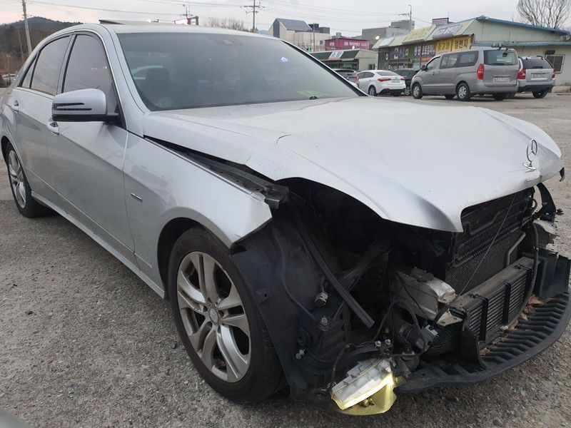 2012 Mercedes-Benz E-Class E220 CDI Avantgarde photo 1
