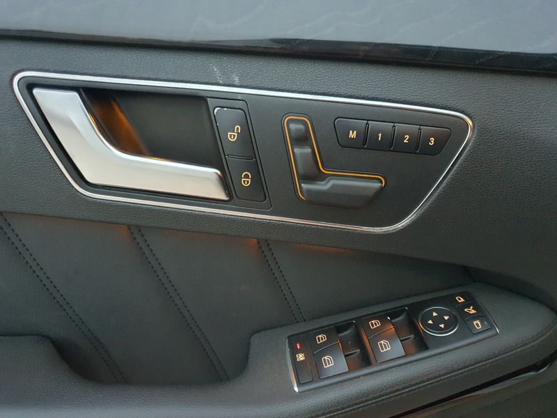 2012 Mercedes-Benz E-Class E220 CDI Avantgarde photo 16