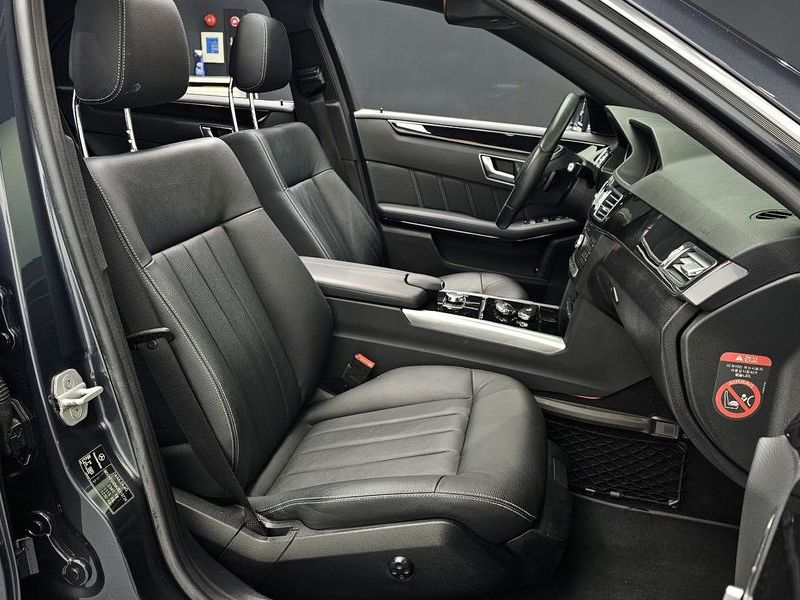 2016 Mercedes-Benz E-Class E220 Bluetec Avantgarde photo 10