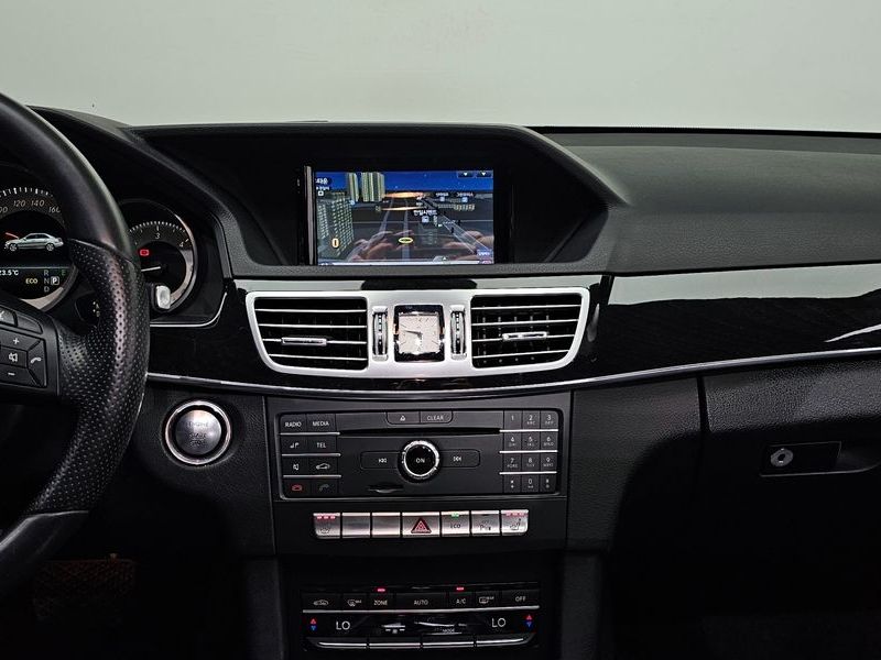 2016 Mercedes-Benz E-Class E220 Bluetec Avantgarde photo 14