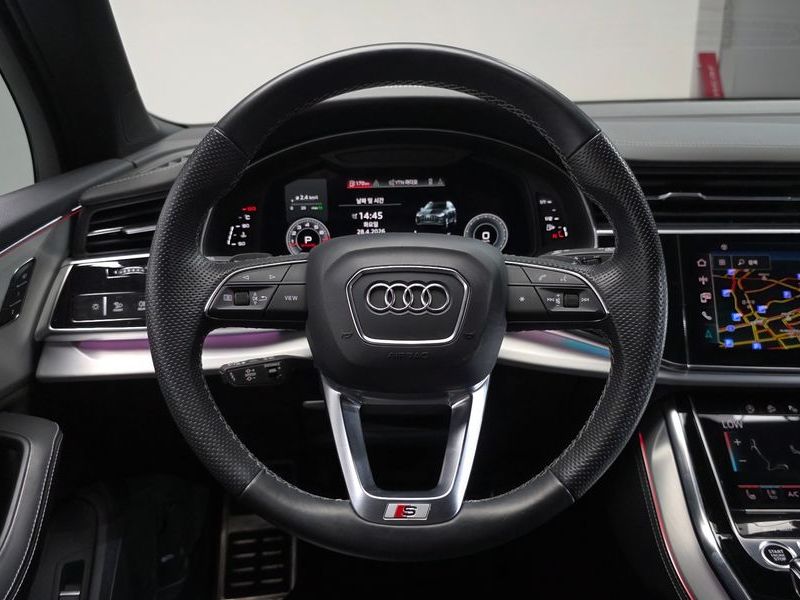 2022 Audi Q7 55 TFSI Quattro Premium photo 12