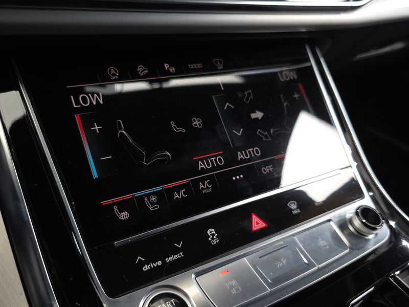 2022 Audi Q7 55 TFSI Quattro Premium photo 30