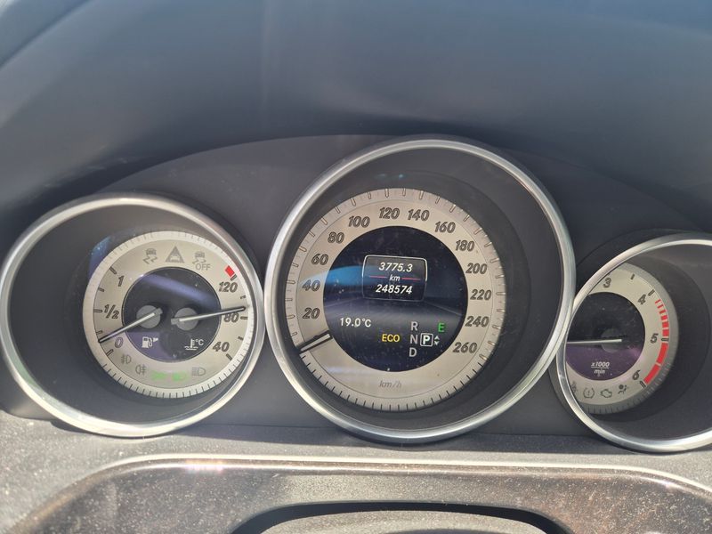 2014 Mercedes-Benz E-Class E220 CDI Avantgarde photo 9
