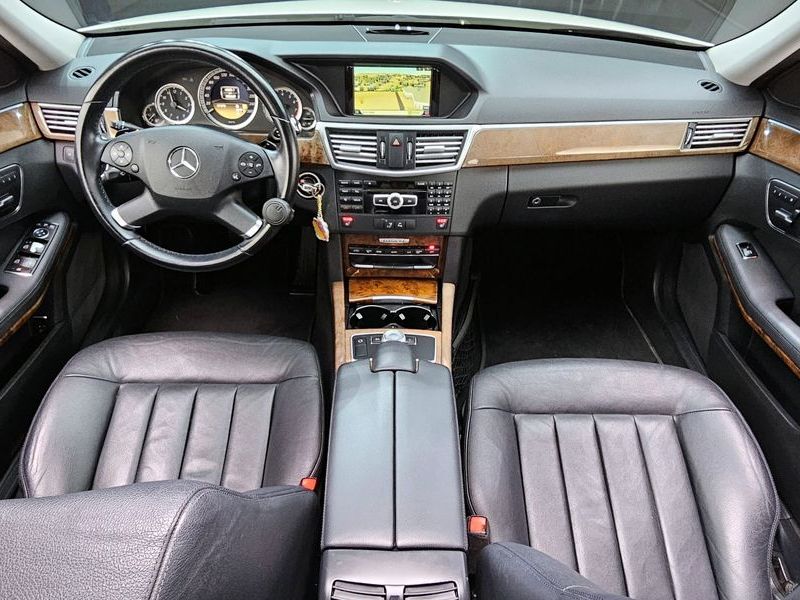 2012 Mercedes-Benz E-Class E300 Elegance photo 7
