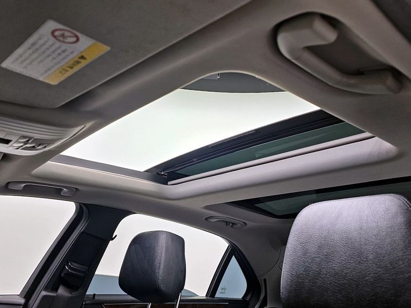 2012 Mercedes-Benz E-Class E300 Elegance photo 19