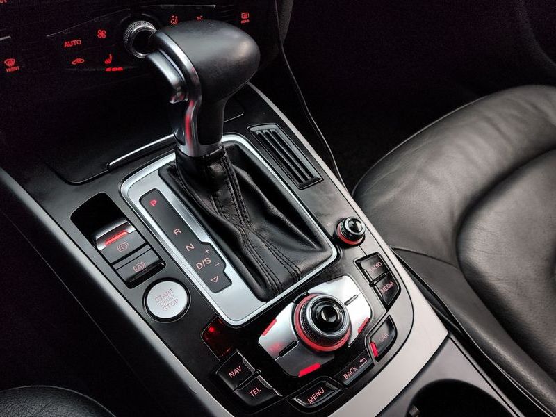 2014 Audi A4 2.0 TDI Quattro Dynamic B8 photo 9