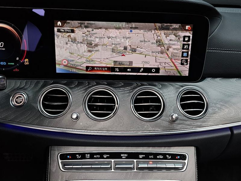 2023 Mercedes-Benz E-Class E350 4MATIC AMG Line photo 14