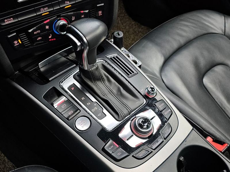 2013 Audi A4 2.0 TDI Quattro Dynamic B8 photo 9