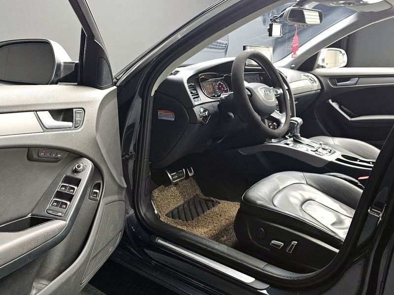 2013 Audi A4 2.0 TDI Quattro Dynamic B8 photo 12