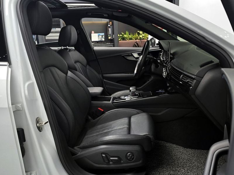 2021 Audi A4 40 TFSI Premium photo 10
