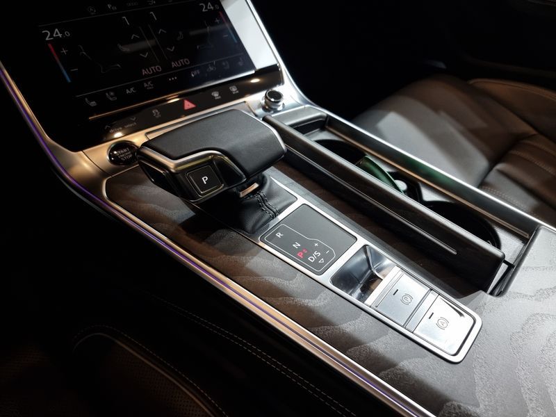 2024 Audi A7 55 TFSI Quattro Premium photo 9