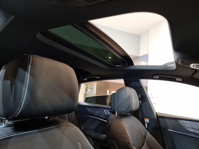 2024 Audi A7 55 TFSI Quattro Premium photo 16