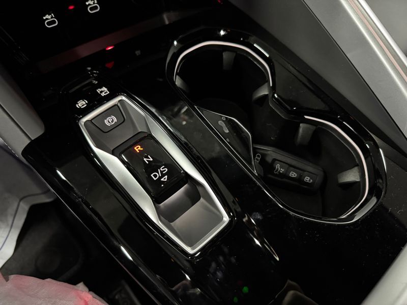 2025 Audi Q5 40 TDI Quattro S Line Black Edition photo 10