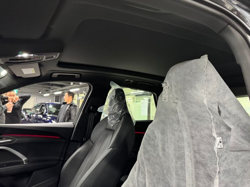 2025 Audi Q5 40 TDI Quattro S Line Black Edition photo 12