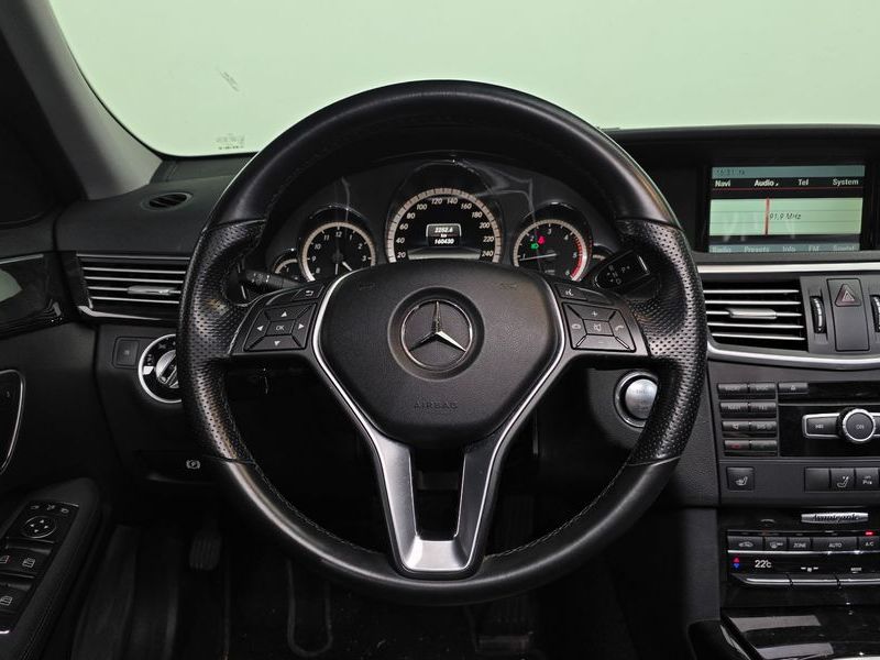 2013 Mercedes-Benz E-Class E220 CDI Avantgarde photo 12