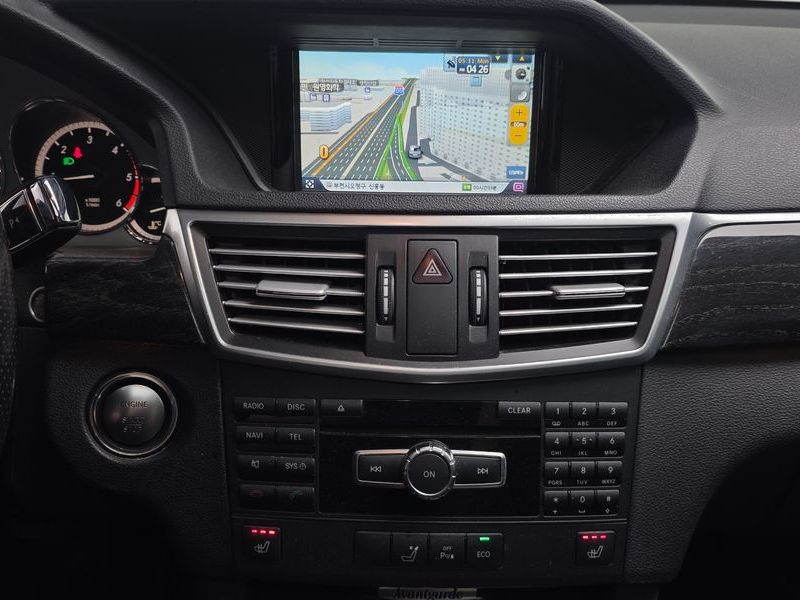2013 Mercedes-Benz E-Class E220 CDI Avantgarde photo 13