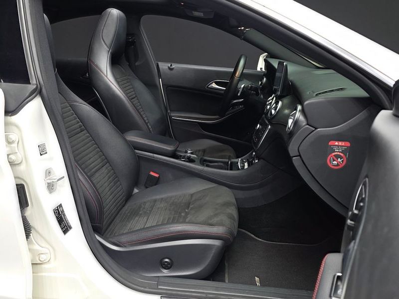 2015 Mercedes-Benz A-Class CLA250 4MATIC photo 11
