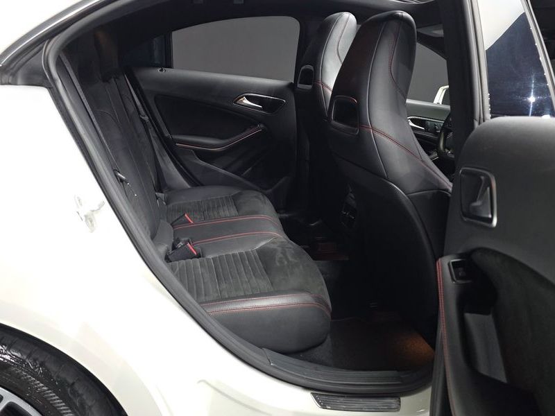 2015 Mercedes-Benz A-Class CLA250 4MATIC photo 12