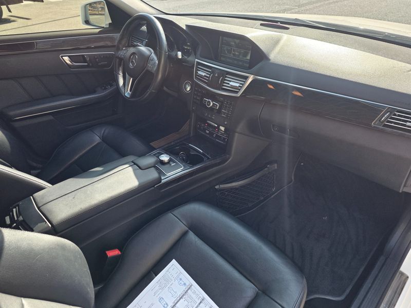 2013 Mercedes-Benz E-Class E220 CDI Avantgarde photo 16