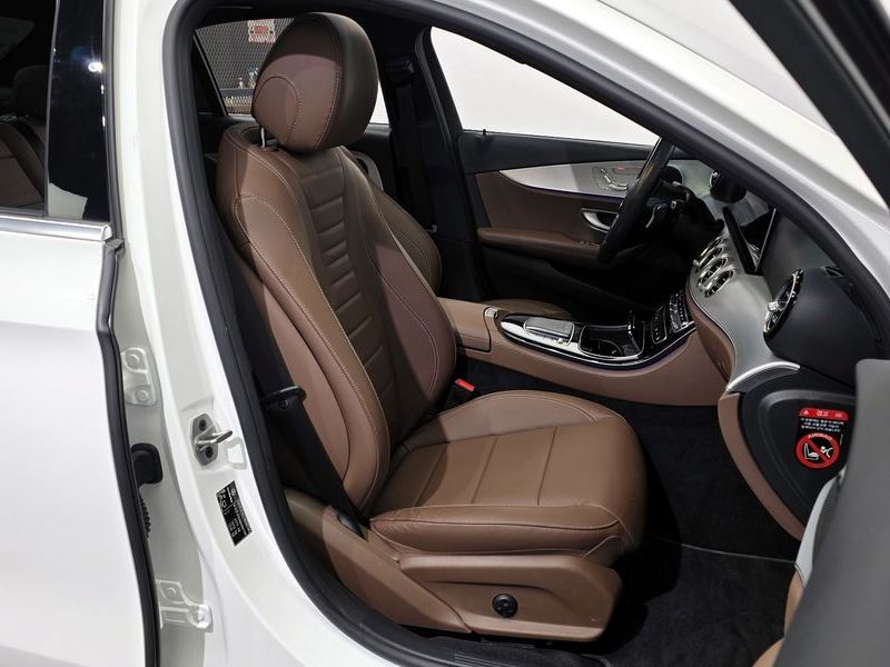 2021 Mercedes-Benz E-Class E250 Avantgarde photo 12