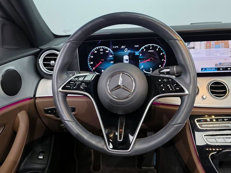 2021 Mercedes-Benz E-Class E250 Avantgarde photo 13
