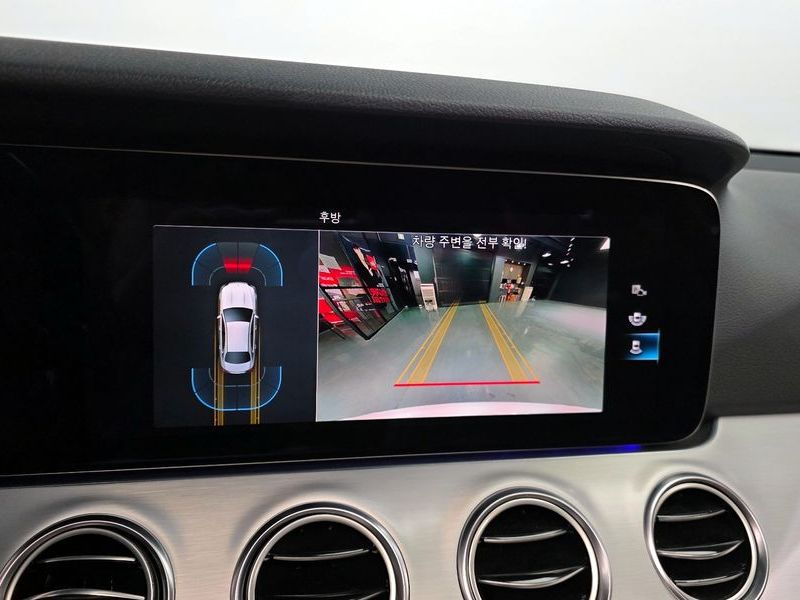 2021 Mercedes-Benz E-Class E250 Avantgarde photo 16
