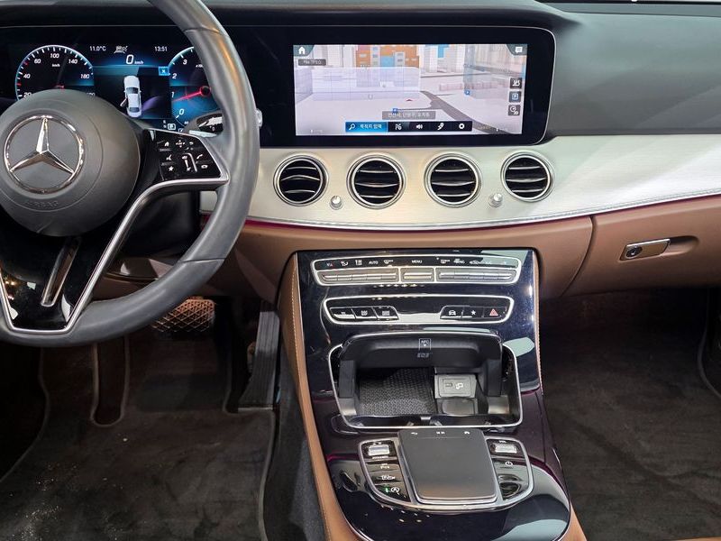 2021 Mercedes-Benz E-Class E250 Avantgarde photo 19