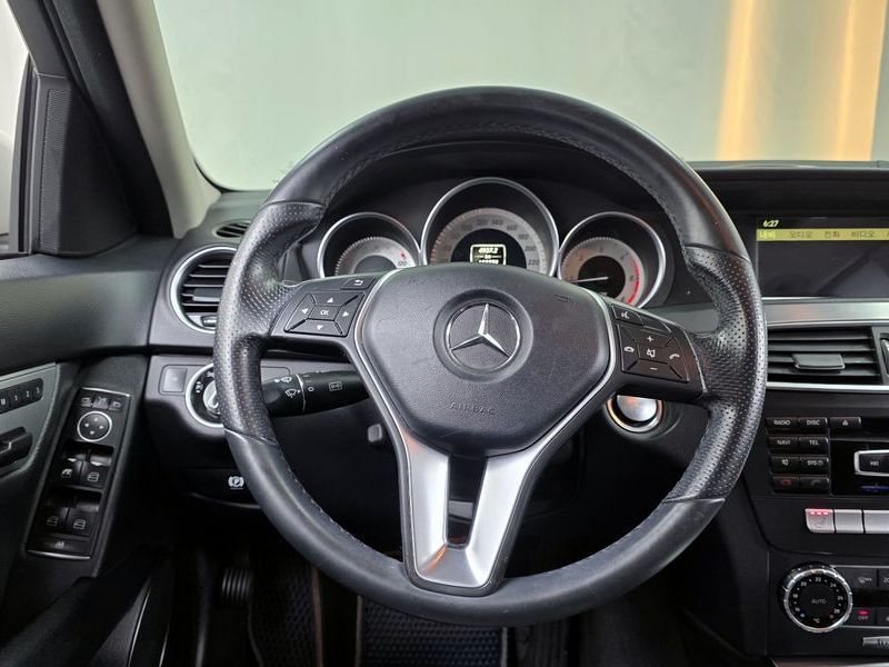 2012 Mercedes-Benz C-Class C220 CDI BlueEFFICIENCY photo 13