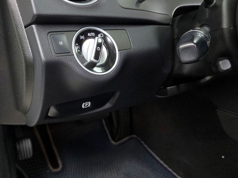 2012 Mercedes-Benz C-Class C220 CDI BlueEFFICIENCY photo 18