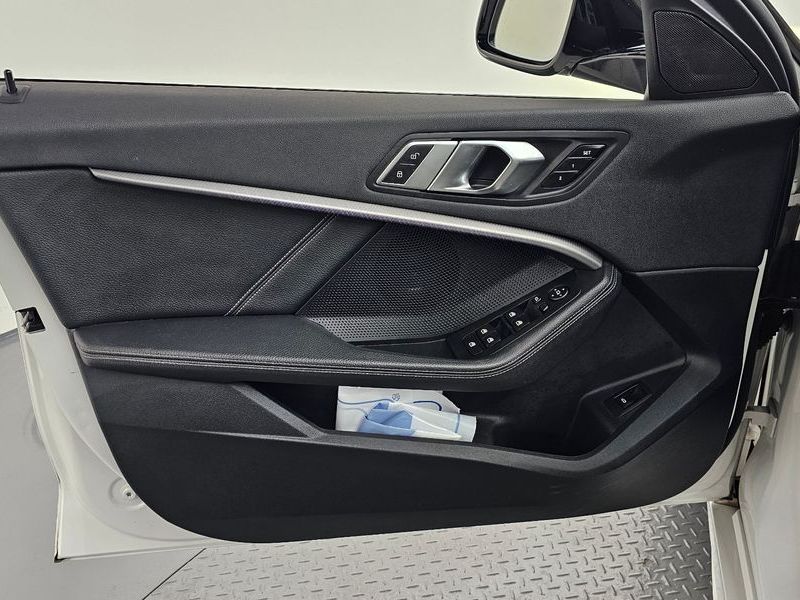 2022 BMW 1시리즈 120i M Sports photo 24