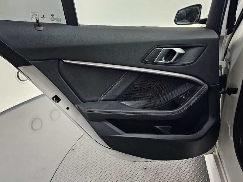 2022 BMW 1시리즈 120i M Sports photo 25