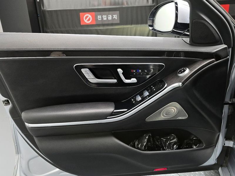 2022 Mercedes-Benz S-Class S350 d photo 24