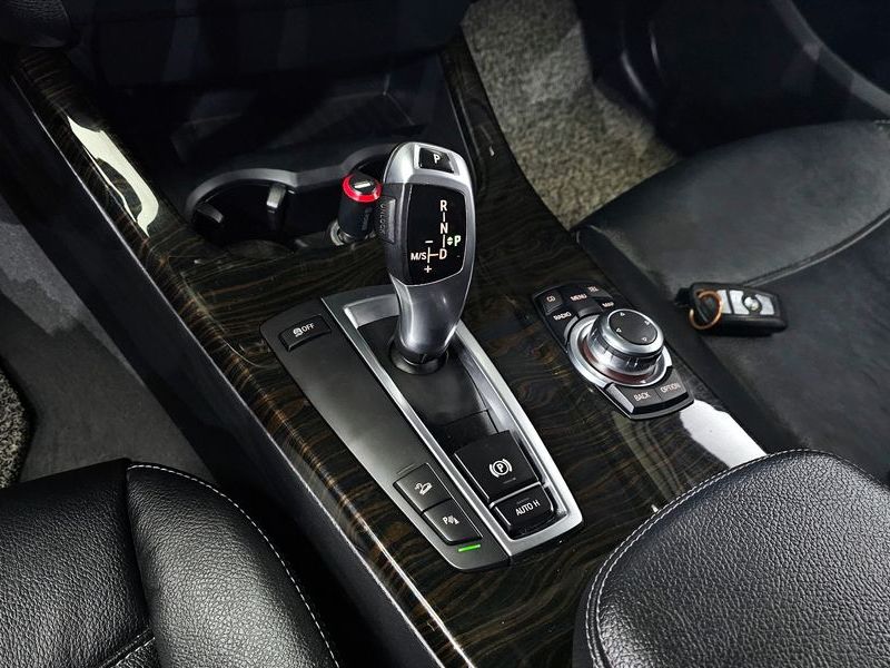 2012 BMW X3 xDrive 20d High photo 9